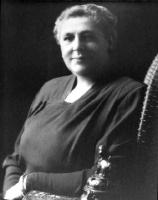 Gertrude  Lang